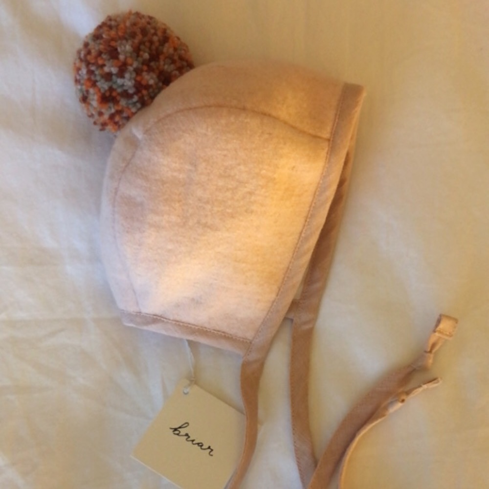 Briar baby carousel Pom bonnet 0-3